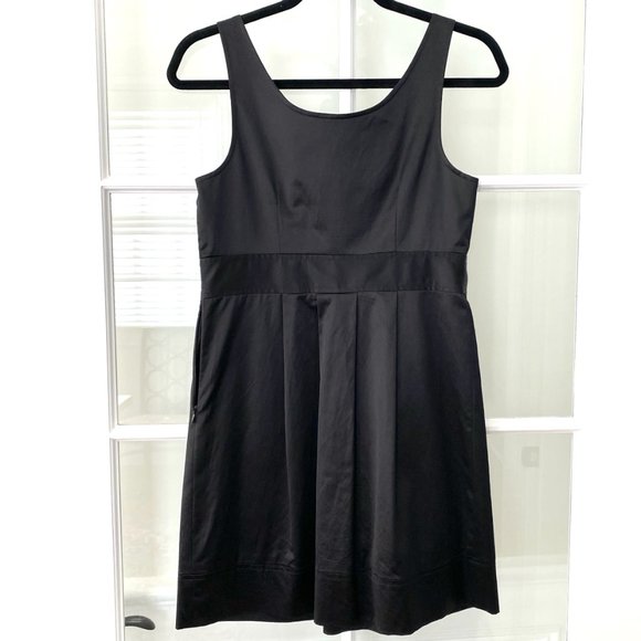 Theory Scoop Neck Sleeveless Mini Dress w/Pockets - 2 - Picture 2 of 5